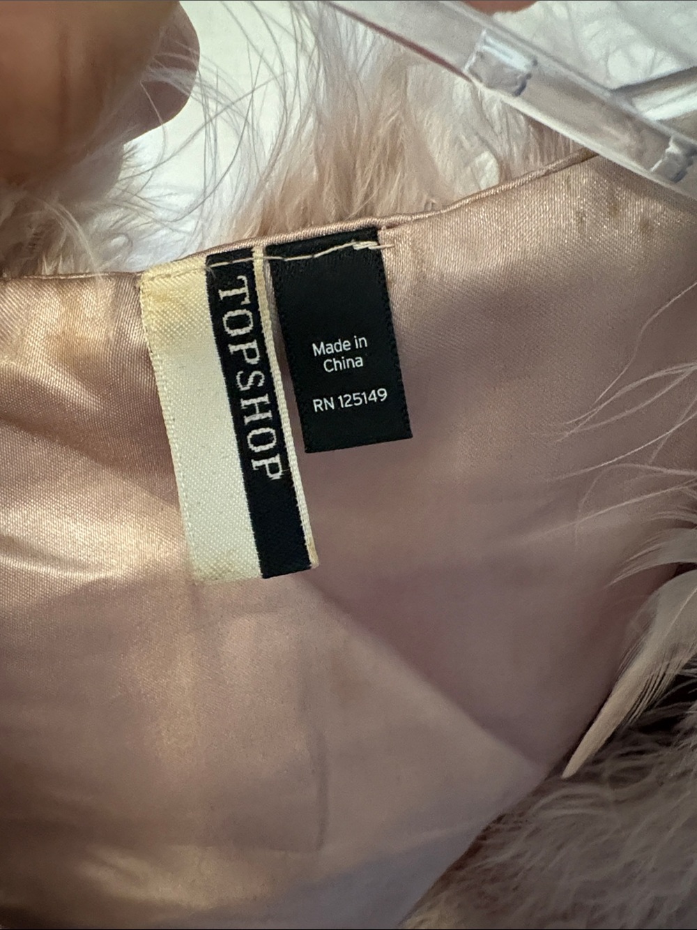 Feathered chicken Fur Vest in Dusty Pink - Picture 3 of 4